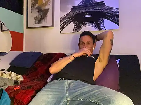 Snapshot of Gman143187 chatting on October 10, 2025, 6:47 am Gman143187 online show from October 10, 2025, 6:47 am