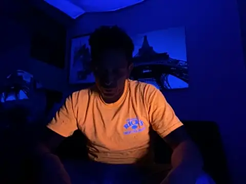 Snapshot of Gman143187 chatting on October 17, 2025, 3:21 am Gman143187 online show from October 17, 2025, 3:21 am