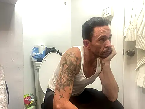 Snapshot of Gman143187 chatting on October 8, 2025, 6:59 am Gman143187 online show from October 8, 2025, 6:59 am