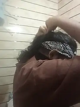 Snapshot of weeif chatting on April 7, 2026, 9:49 pm weeif online show from April 7, 2026, 9:49 pm