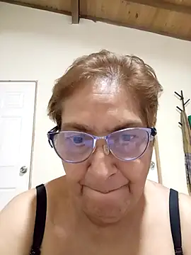 Snapshot of florecita69 chatting on December 3, 2025, 3:11 pm florecita69 online show from December 3, 2025, 3:11 pm