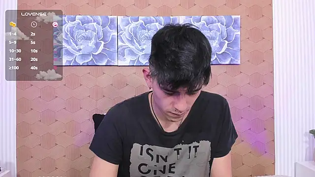 Snapshot of Ryan_Clark_ chatting on December 1, 2024, 11:31 pm Ryan Clark online show from December 1, 2024, 11:31 pm