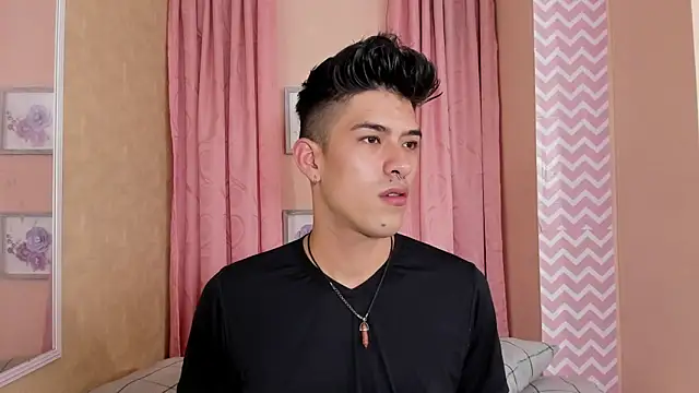 Snapshot of Ryan_Clark_ chatting on December 21, 2024, 5:50 pm Ryan Clark online show from December 21, 2024, 5:50 pm