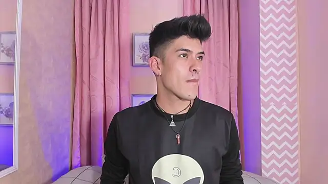 Snapshot of Ryan_Clark_ chatting on January 7, 2025, 7:28 pm Ryan Clark online show from January 7, 2025, 7:28 pm