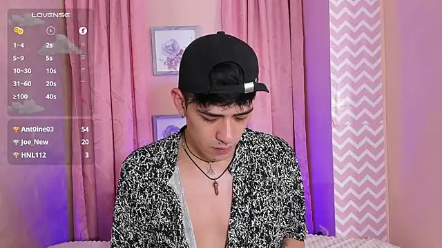 Snapshot of Ryan_Clark_ chatting on December 29, 2024, 11:50 pm Ryan Clark online show from December 29, 2024, 11:50 pm