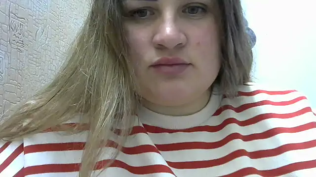 Snapshot of Honeydew-Waves chatting on December 16, 2025, 6:06 am Honeydew-Waves online show from December 16, 2025, 6:06 am