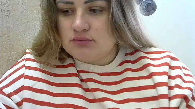 Snapshot of Honeydew-Waves chatting on November 28, 2025, 8:25 am Honeydew-Waves online show from November 28, 2025, 8:25 am