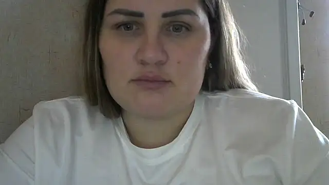 Snapshot of Honeydew-Waves chatting on November 18, 2025, 11:24 am Honeydew-Waves online show from November 18, 2025, 11:24 am