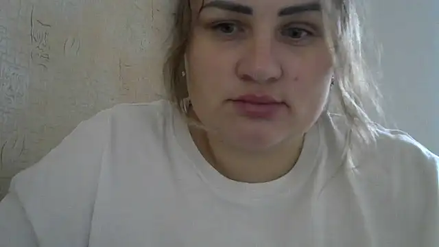 Snapshot of Honeydew-Waves chatting on November 26, 2025, 6:57 am Honeydew-Waves online show from November 26, 2025, 6:57 am