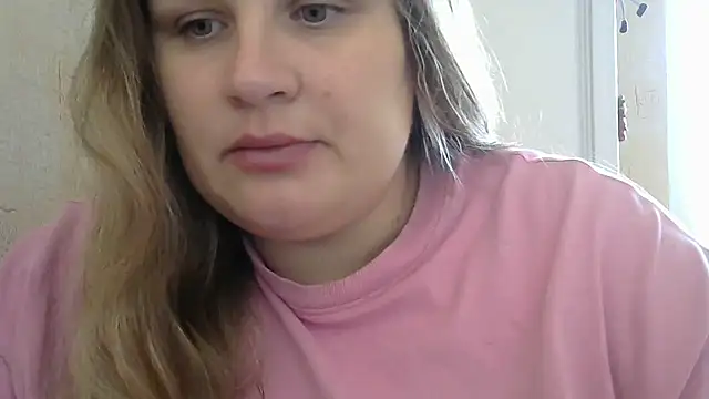 Snapshot of Honeydew-Waves chatting on November 25, 2025, 8:36 am Honeydew-Waves online show from November 25, 2025, 8:36 am