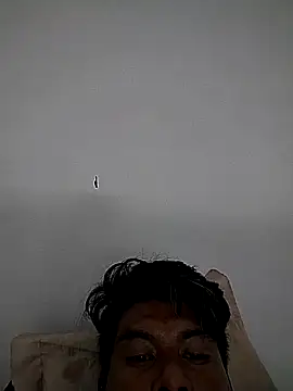 Snapshot of rleon998 chatting on July 4, 2026, 4:11 pm rleon998 online show from July 4, 2026, 4:11 pm