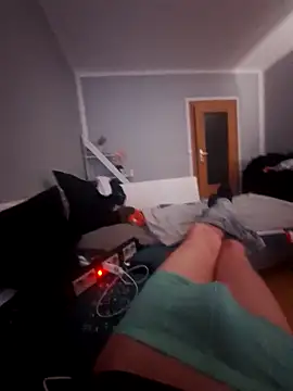 hotbi1981 online show from November 26, 2025, 6:13 am