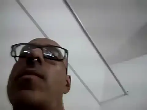 Snapshot of Flippyx4U chatting on December 16, 2025, 1:48 pm Flippyx4U online show from December 16, 2025, 1:48 pm