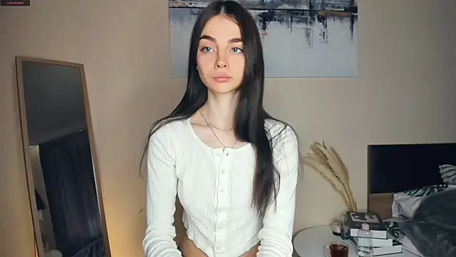 MaryJacksoon online show from June 7, 2026, 7:35 am