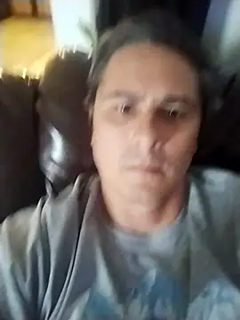 Snapshot of raulpd chatting on April 21, 2026, 8:37 pm raulpd online show from April 21, 2026, 8:37 pm