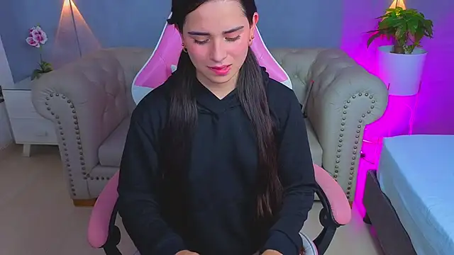 Snapshot of angelica_dymond chatting on December 2, 2025, 12:18 pm angelica dymond online show from December 2, 2025, 12:18 pm