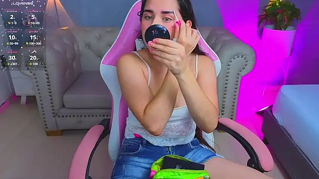 Snapshot of angelica_dymond chatting on December 1, 2025, 12:28 pm angelica dymond online show from December 1, 2025, 12:28 pm