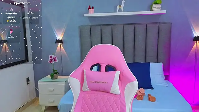 Snapshot of angelica_dymond chatting on October 17, 2025, 12:07 pm angelica dymond online show from October 17, 2025, 12:07 pm