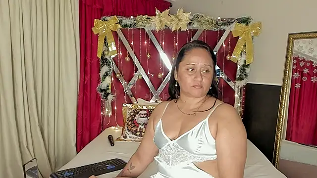 Snapshot of MicaelaHot_ chatting on November 29, 2025, 3:06 am MicaelaHot online show from November 29, 2025, 3:06 am