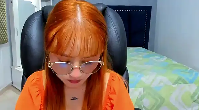 roselestrange online show from December 4, 2024, 11:30 pm