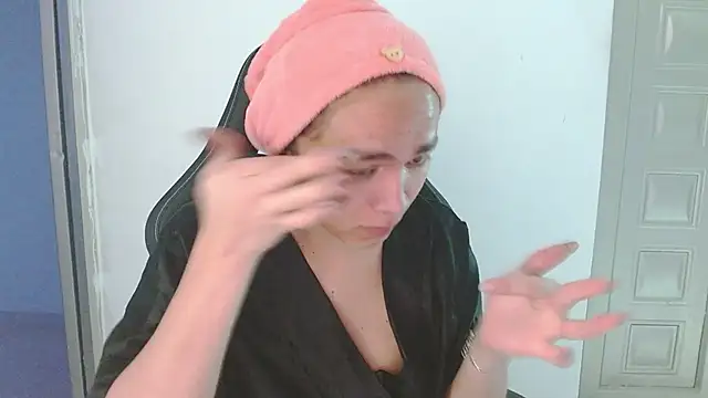 giuliana andrade online show from February 14, 2026, 1:39 am