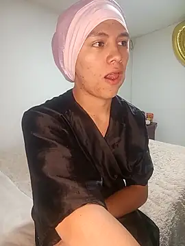 giuliana andrade online show from October 11, 2025, 12:11 am