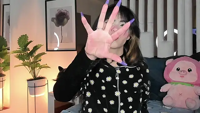 Kitty Eliffe online show from April 29, 2026, 11:33 pm