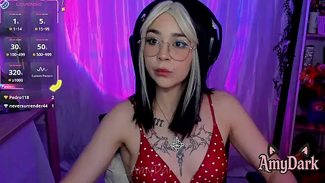 Snapshot of _AmyDark chatting on October 23, 2025, 2:32 am AmyDark online show from October 23, 2025, 2:32 am