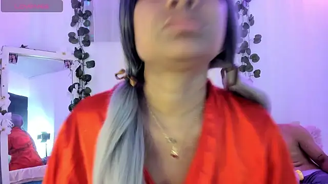 Snapshot of catalina_and_roger chatting on November 5, 2025, 8:12 pm catalina and roger online show from November 5, 2025, 8:12 pm