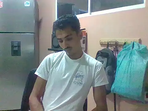 Snapshot of jeremy_scott chatting on November 23, 2025, 10:42 pm jeremy scott online show from November 23, 2025, 10:42 pm