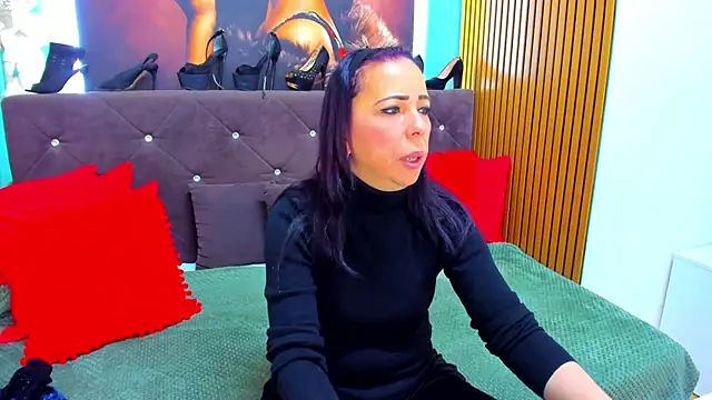 LauraSin online show from April 30, 2026, 3:24 am