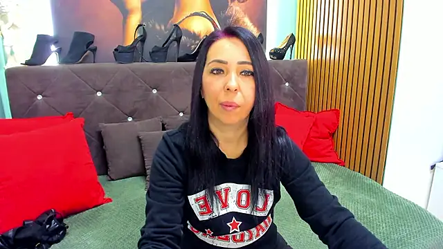 Snapshot of LauraSin chatting on March 16, 2026, 6:54 pm LauraSin online show from March 16, 2026, 6:54 pm