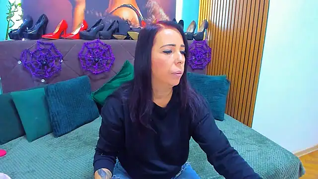 LauraSin online show from October 30, 2025, 4:22 am