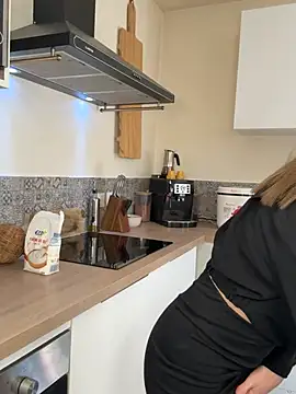 Snapshot of lola_tentatiion chatting on March 9, 2026, 9:35 am lola tentatiion online show from March 9, 2026, 9:35 am