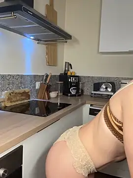 Snapshot of lola_tentatiion chatting on March 4, 2026, 8:16 pm lola tentatiion online show from March 4, 2026, 8:16 pm