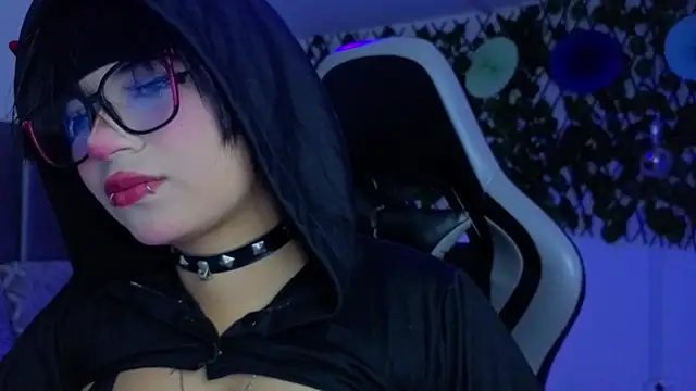Kitty Gang online show from May 5, 2026, 1:41 am