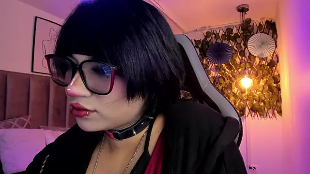 Kitty Gang online show from April 28, 2026, 1:48 am