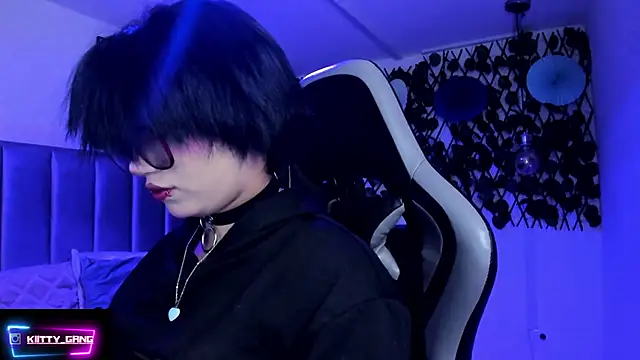 Kitty Gang online show from March 12, 2026, 2:17 am