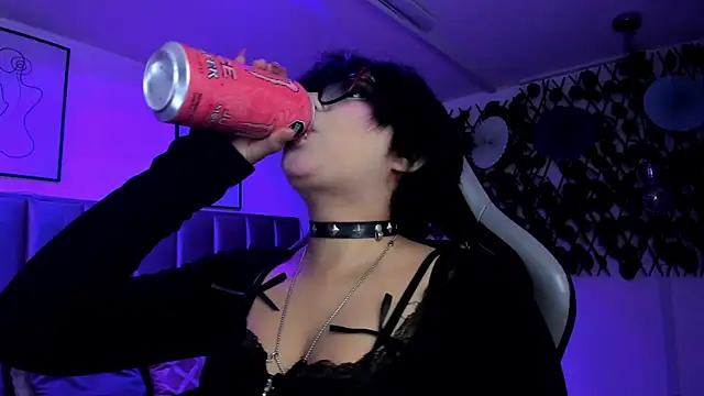 Kitty Gang online show from March 19, 2026, 12:10 am