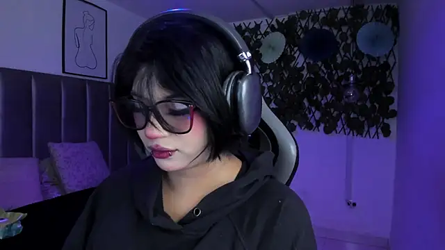 Snapshot of Kitty_Gang chatting on July 10, 2026, 12:54 am Kitty Gang online show from July 10, 2026, 12:54 am