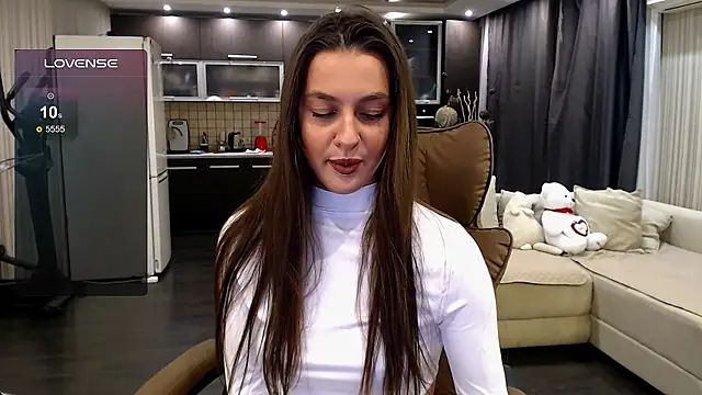 Doll Jasmine  online show from June 1, 2026, 8:08 pm