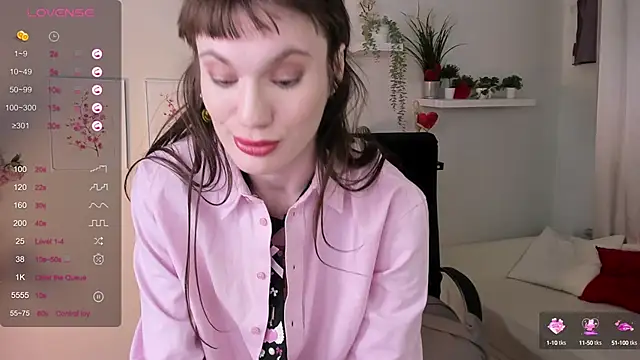 Snapshot of Fog_Foggy_Love chatting on February 16, 2025, 12:19 am Fog Foggy Love online show from February 16, 2025, 12:19 am