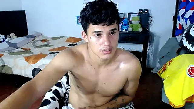 Snapshot of freddy_romas chatting on June 18, 2026, 1:26 am freddy romas online show from June 18, 2026, 1:26 am