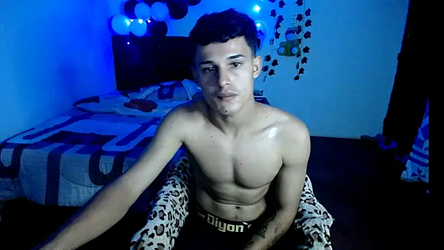 Snapshot of freddy_romas chatting on October 23, 2025, 1:04 am freddy romas online show from October 23, 2025, 1:04 am