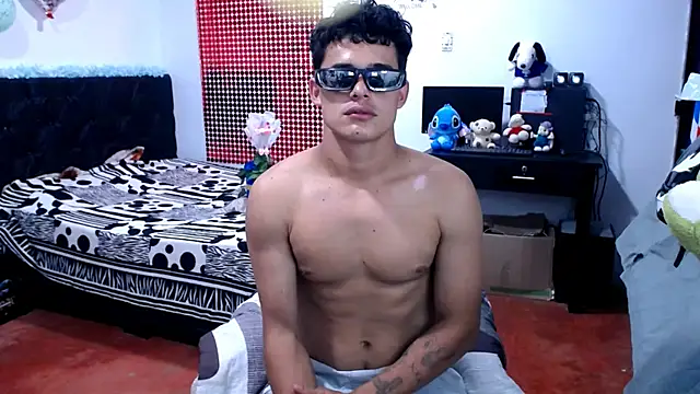 Snapshot of freddy_romas chatting on July 16, 2026, 12:18 am freddy romas online show from July 16, 2026, 12:18 am