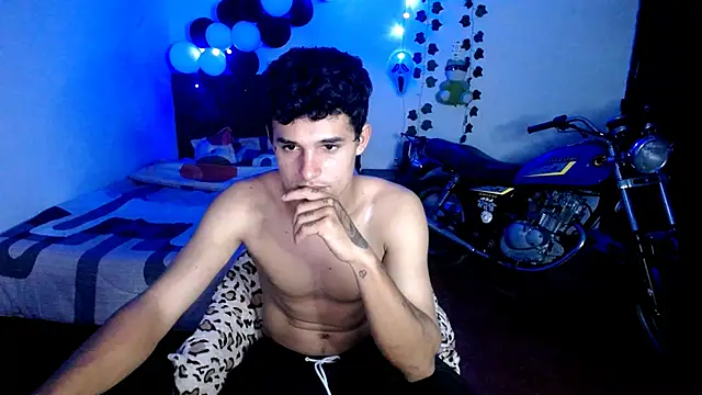 Snapshot of freddy_romas chatting on October 21, 2025, 1:27 am freddy romas online show from October 21, 2025, 1:27 am