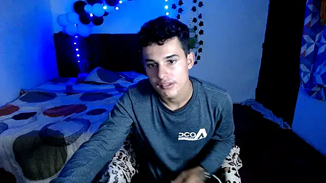 Snapshot of freddy_romas chatting on December 4, 2025, 5:34 pm freddy romas online show from December 4, 2025, 5:34 pm