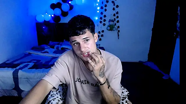 Snapshot of freddy_romas chatting on November 3, 2025, 1:55 am freddy romas online show from November 3, 2025, 1:55 am