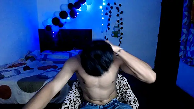 Snapshot of freddy_romas chatting on December 1, 2025, 2:34 am freddy romas online show from December 1, 2025, 2:34 am