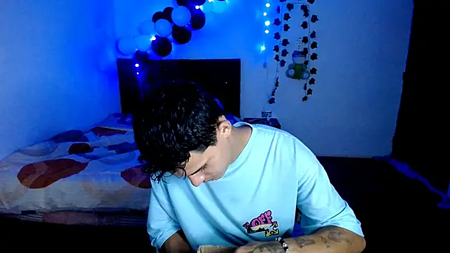 Snapshot of freddy_romas chatting on November 12, 2025, 2:32 pm freddy romas online show from November 12, 2025, 2:32 pm